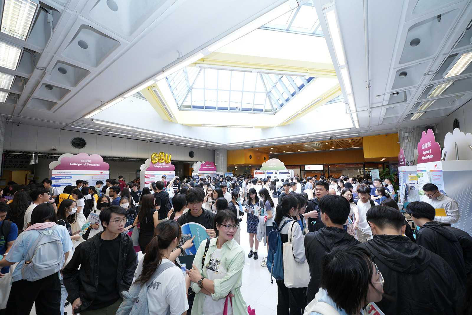 Over 12,000 onsite visitors explore UG information at CB’s exhibition areas.
